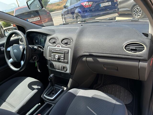 FORD FOCUS TREND 1.6 AUTO SALOON SPANISH LHD IN SPAIN 83000 MILES SUPER 2005
